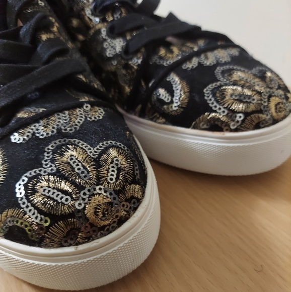 Karl Lagerfeld Paris embroidered sequin evron black sneakers - Picture 8 of 8